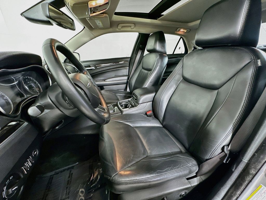 Thumbnail: 2015 Chrysler 300 - 11