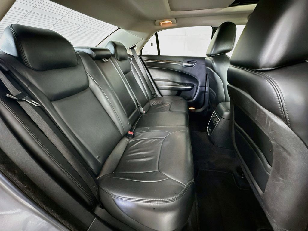 Thumbnail: 2015 Chrysler 300 - 32