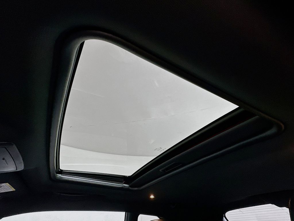 Thumbnail: 2015 Dodge Challenger - 31