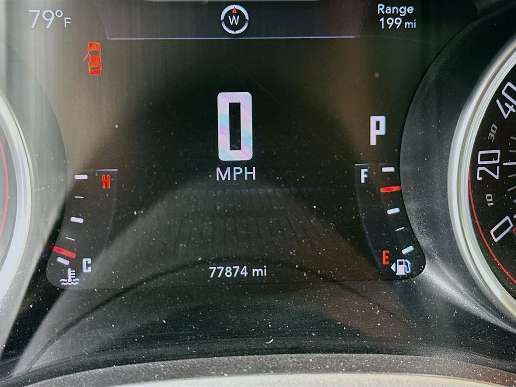 Thumbnail: 2015 Dodge Challenger - 17