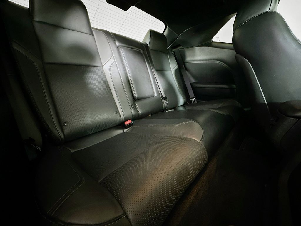 Thumbnail: 2015 Dodge Challenger - 32