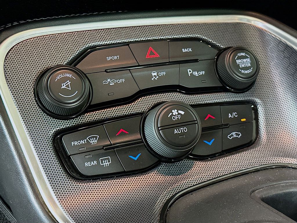 Thumbnail: 2015 Dodge Challenger - 22