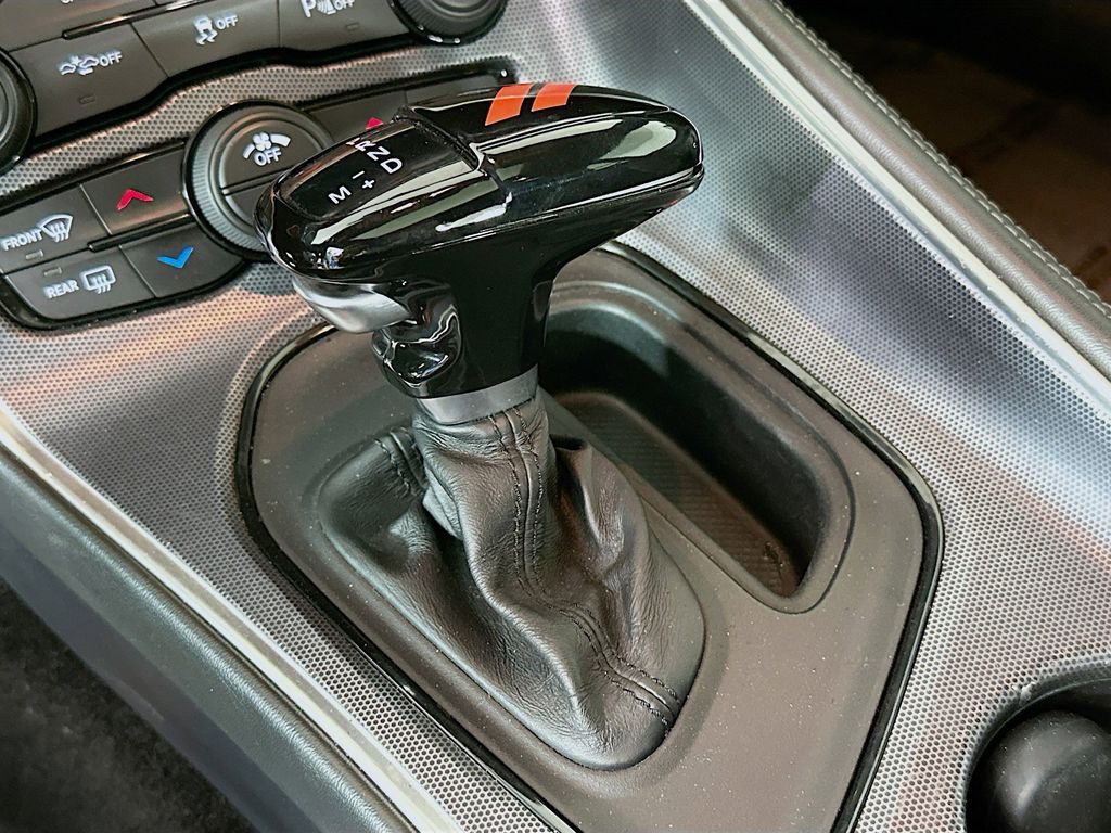 Thumbnail: 2015 Dodge Challenger - 16