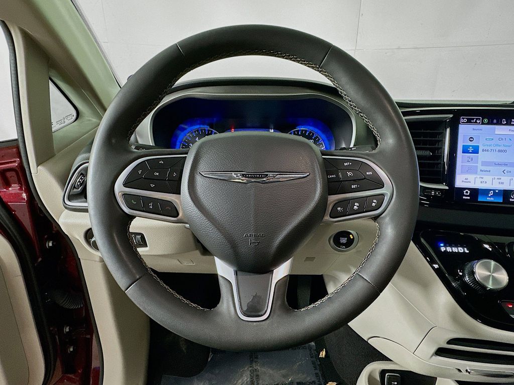 Thumbnail: 2023 Chrysler Pacifica - 15