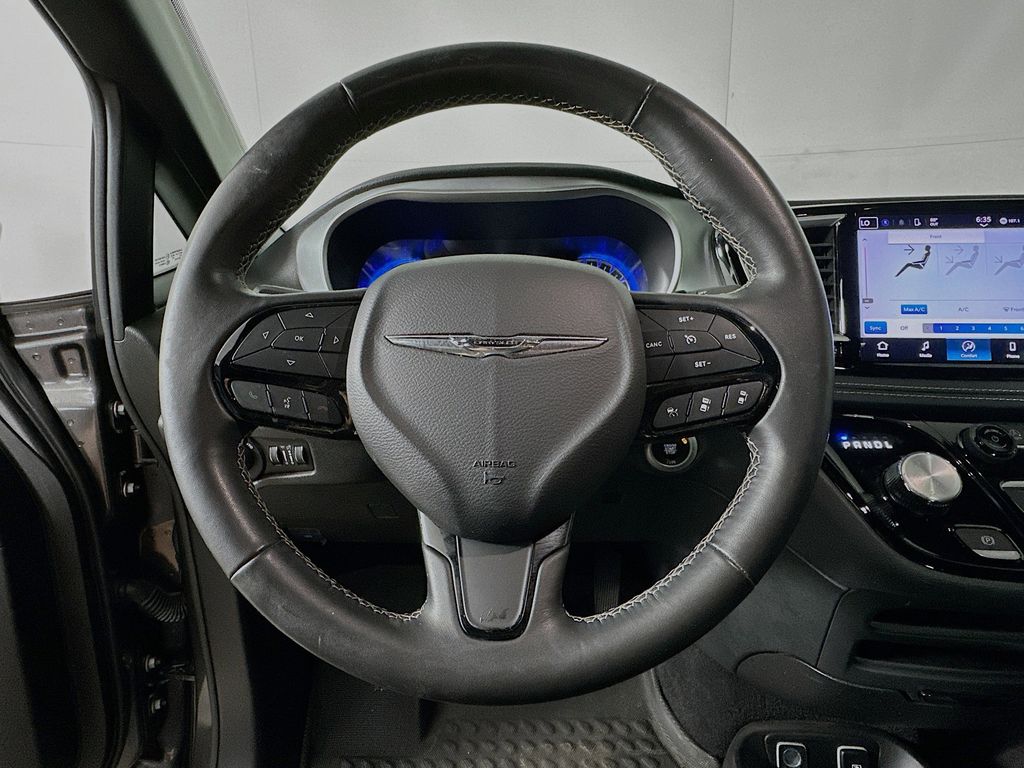 Thumbnail: 2021 Chrysler Pacifica - 14