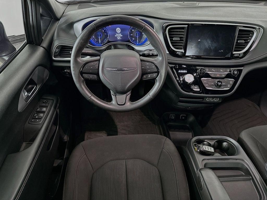 Thumbnail: 2021 Chrysler Pacifica - 9