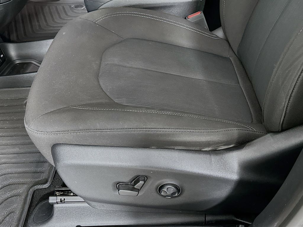 Thumbnail: 2021 Chrysler Pacifica - 30