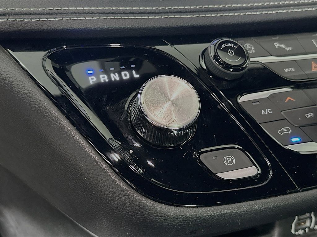 Thumbnail: 2021 Chrysler Pacifica - 23