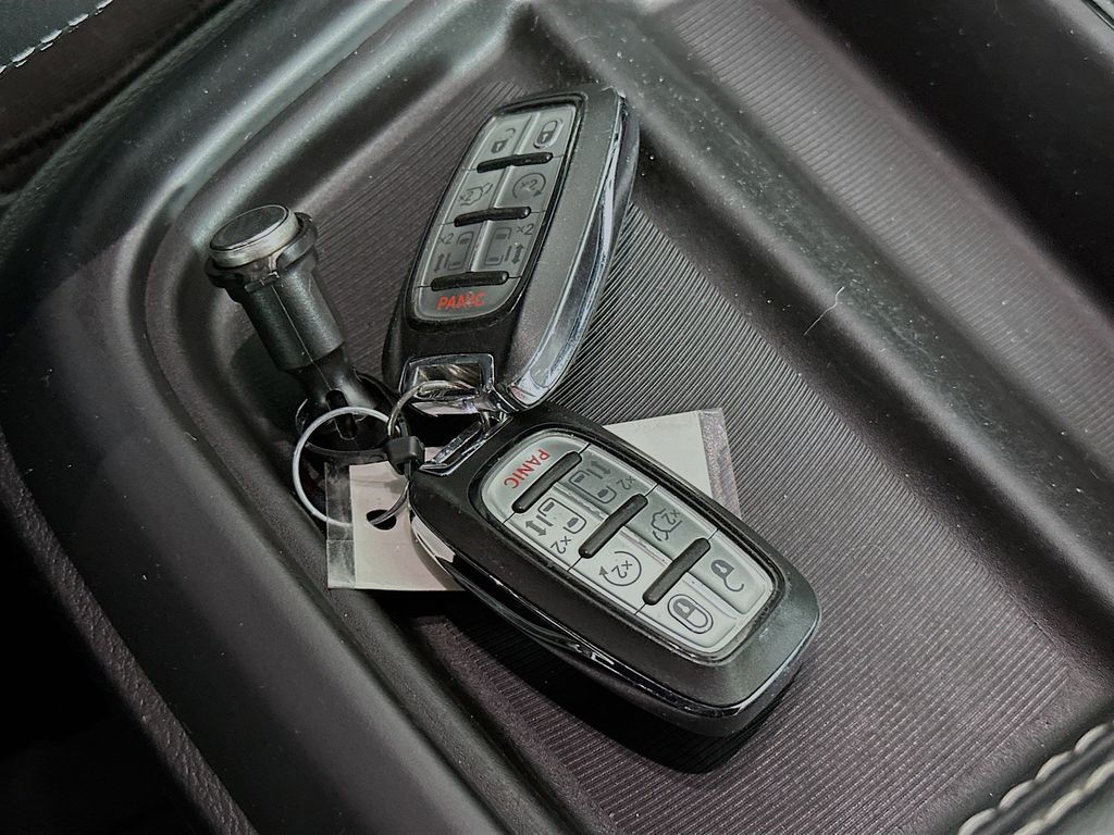 Thumbnail: 2021 Chrysler Pacifica - 16