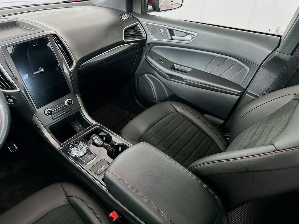 Thumbnail: 2021 Ford Edge - 14