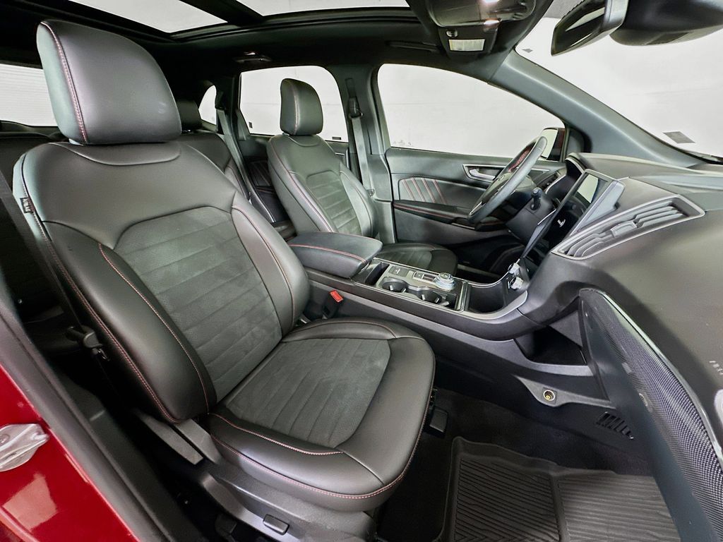 Thumbnail: 2021 Ford Edge - 12