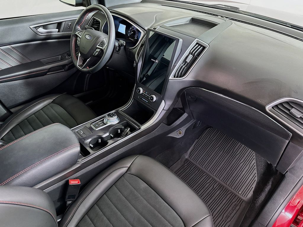 Thumbnail: 2021 Ford Edge - 33