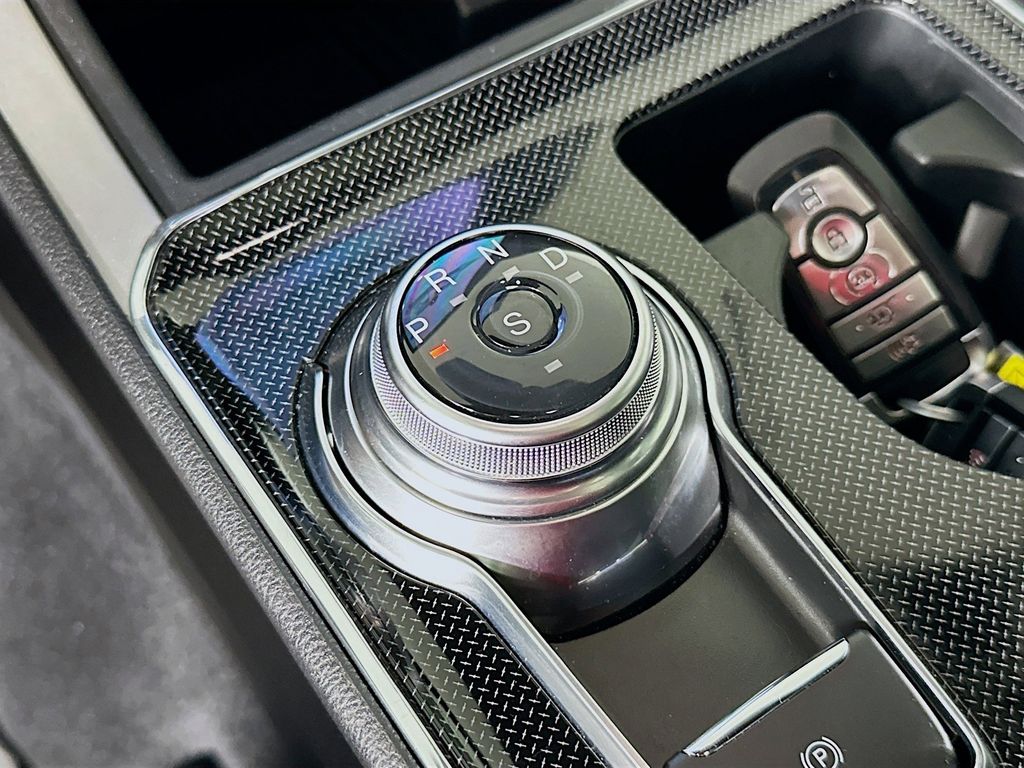 Thumbnail: 2021 Ford Edge - 17