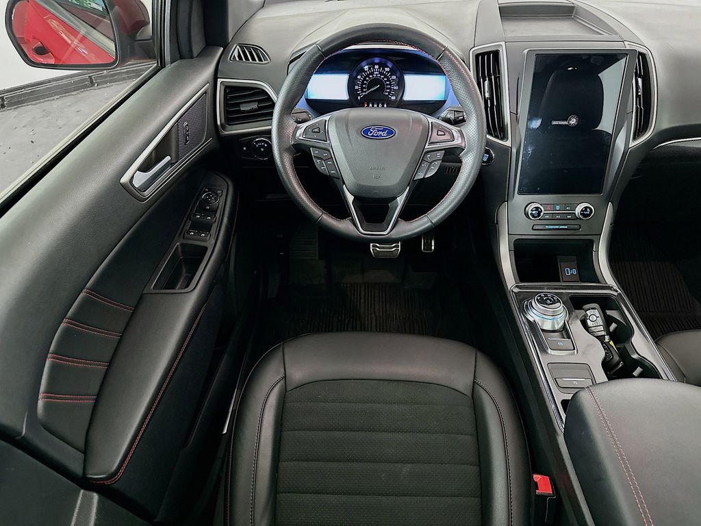 Thumbnail: 2021 Ford Edge - 10