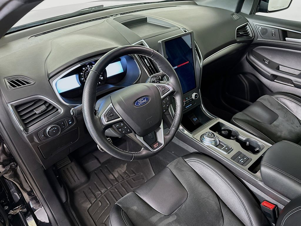 Thumbnail: 2021 Ford Edge - 2
