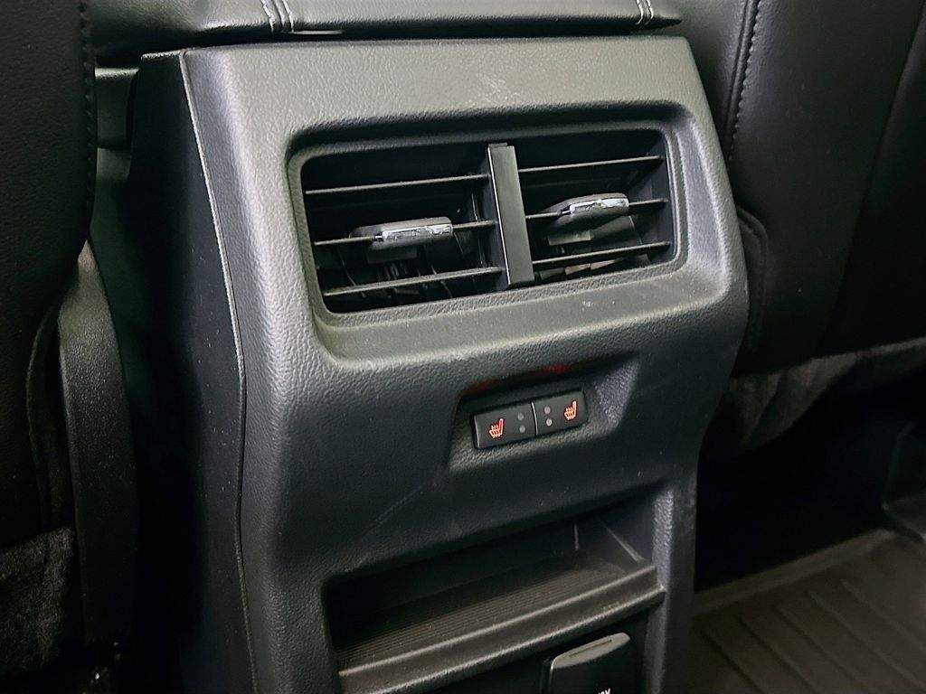 Thumbnail: 2021 Ford Edge - 20