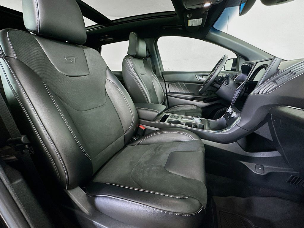 Thumbnail: 2021 Ford Edge - 12