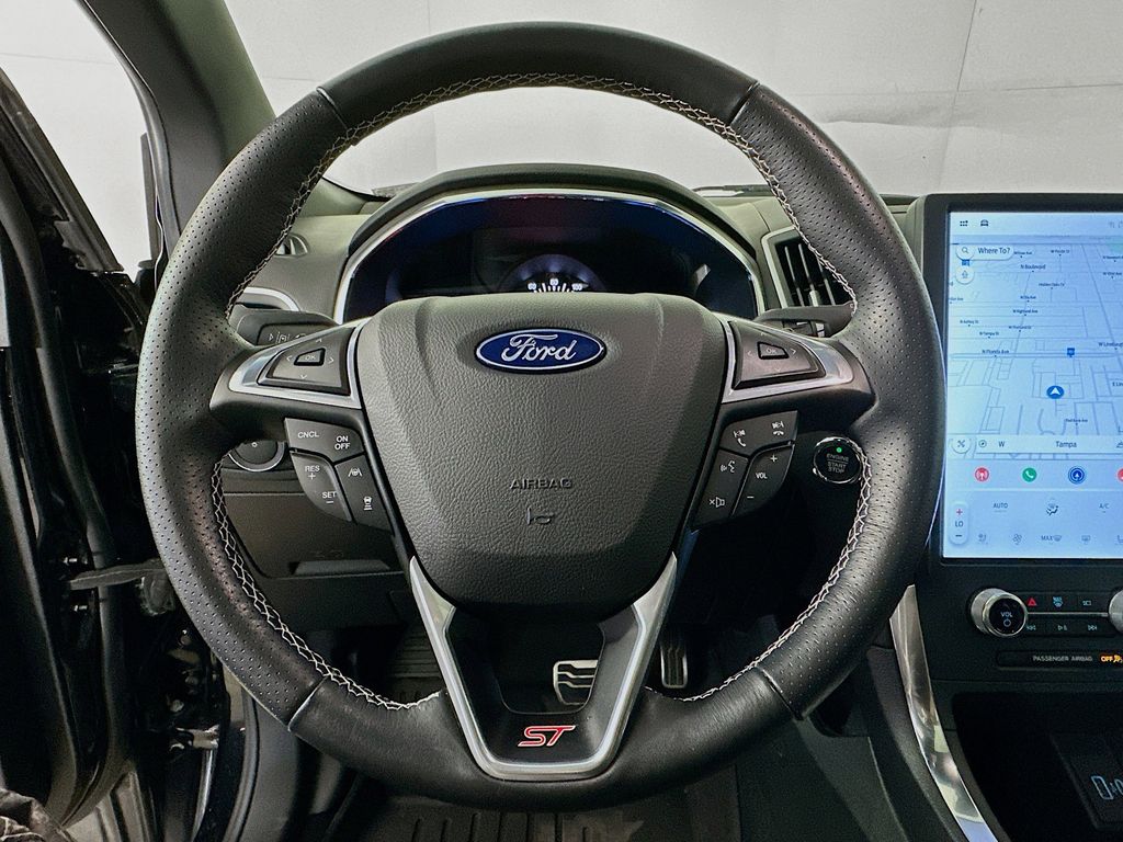 Thumbnail: 2021 Ford Edge - 15