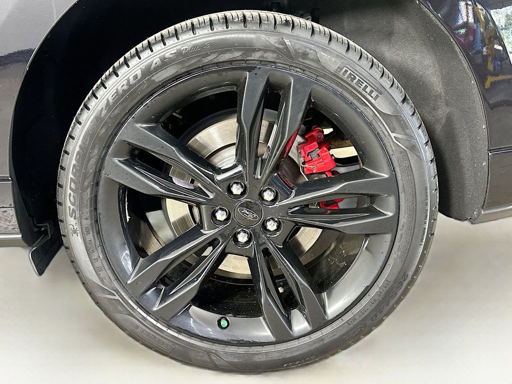 Thumbnail: 2021 Ford Edge - 8