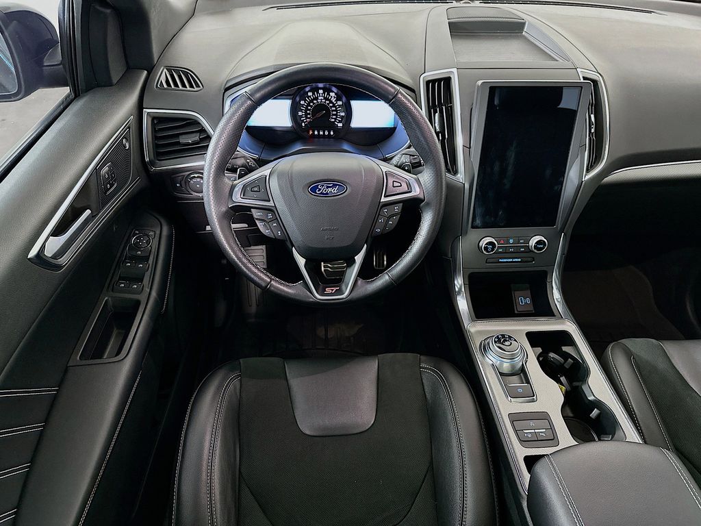 Thumbnail: 2021 Ford Edge - 10