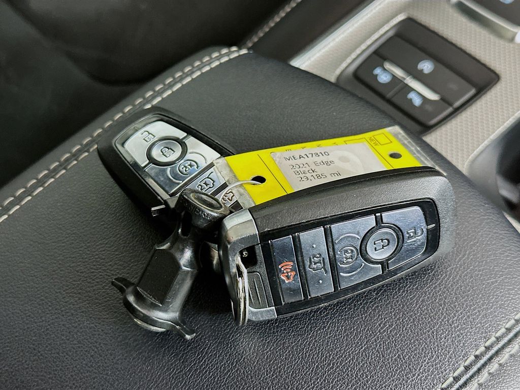 Thumbnail: 2021 Ford Edge - 22