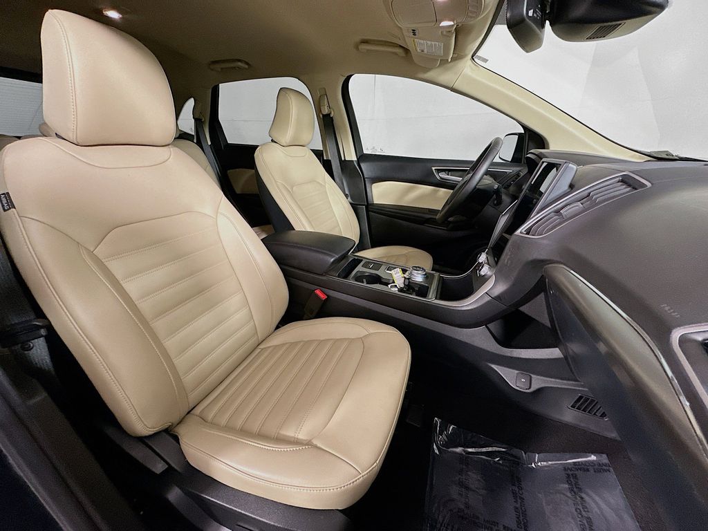 Thumbnail: 2022 Ford Edge - 11