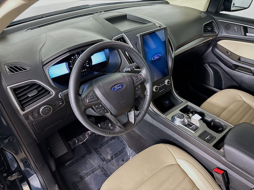 Thumbnail: 2022 Ford Edge - 2