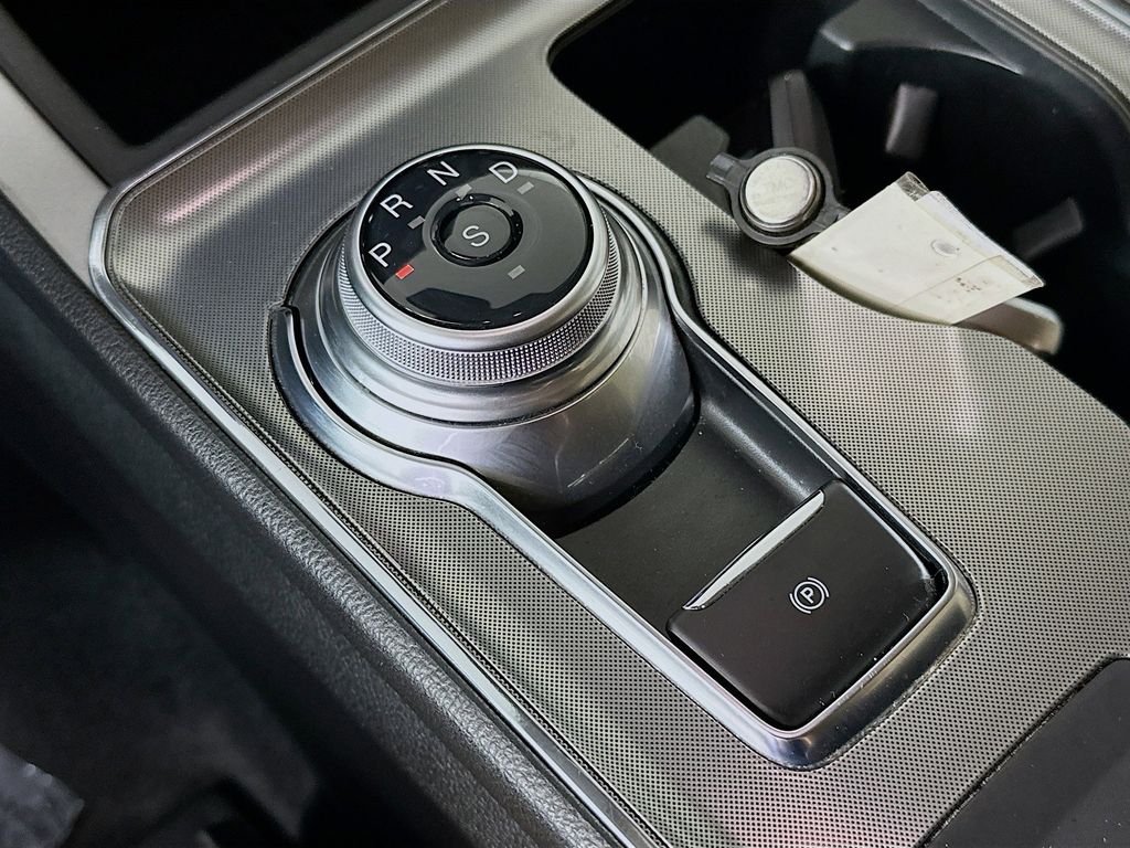 Thumbnail: 2022 Ford Edge - 16
