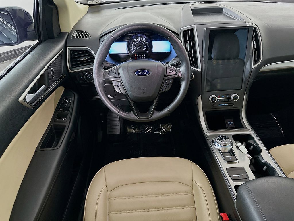 Thumbnail: 2022 Ford Edge - 9