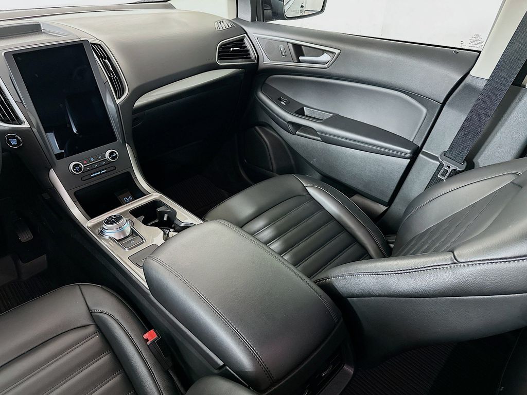 Thumbnail: 2023 Ford Edge - 11
