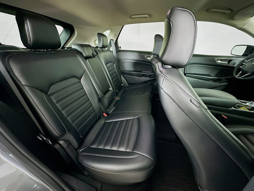 Thumbnail: 2023 Ford Edge - 31