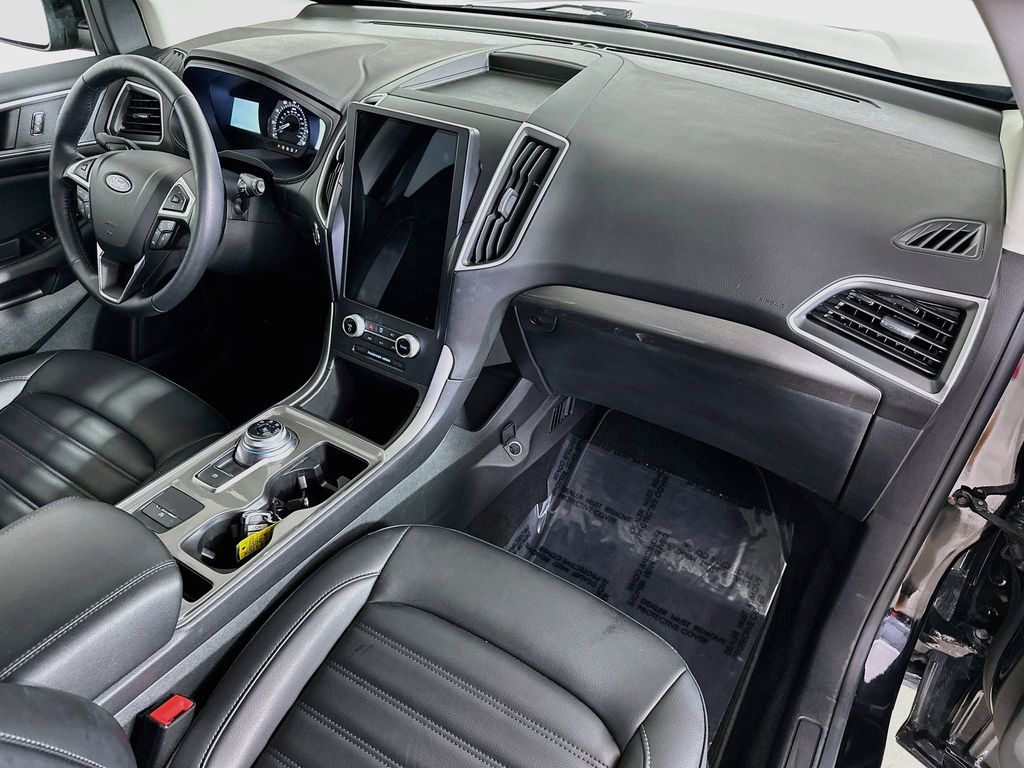 Thumbnail: 2023 Ford Edge - 32