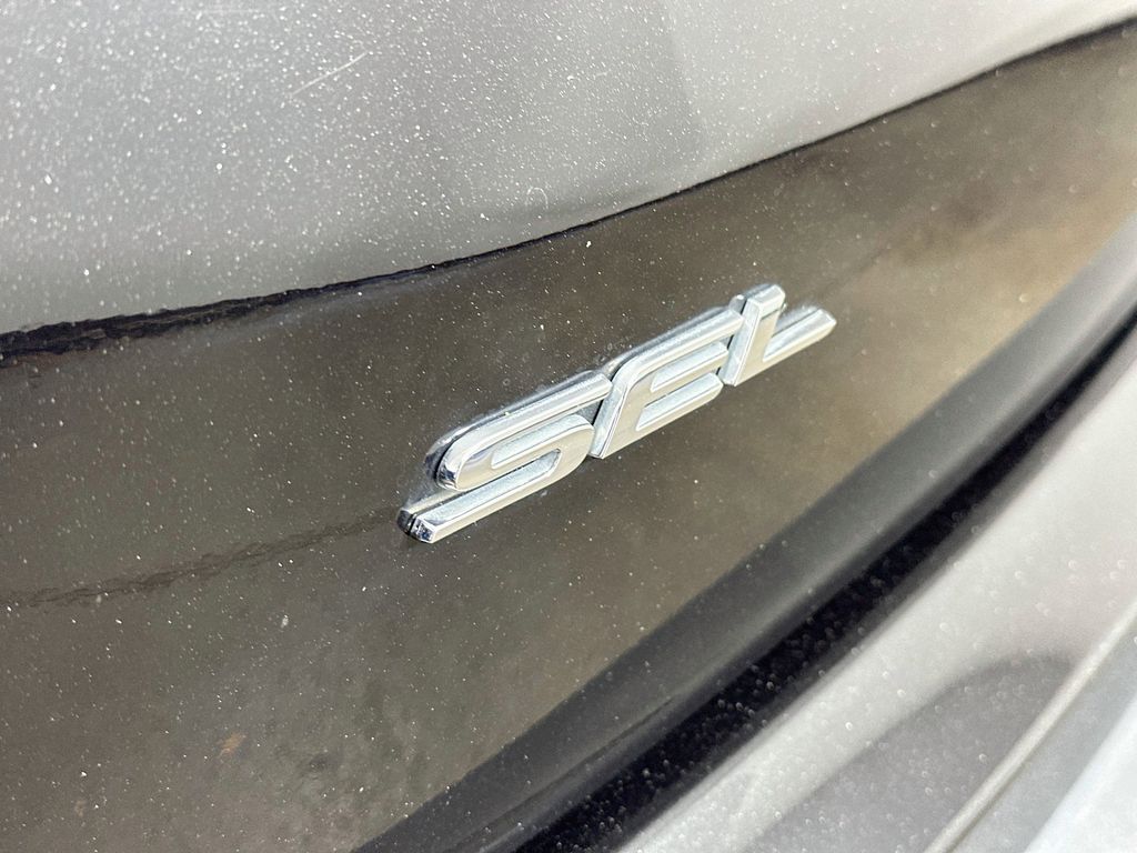 Thumbnail: 2023 Ford Edge - 7