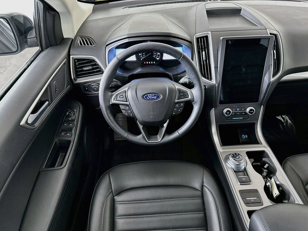 Thumbnail: 2023 Ford Edge - 10