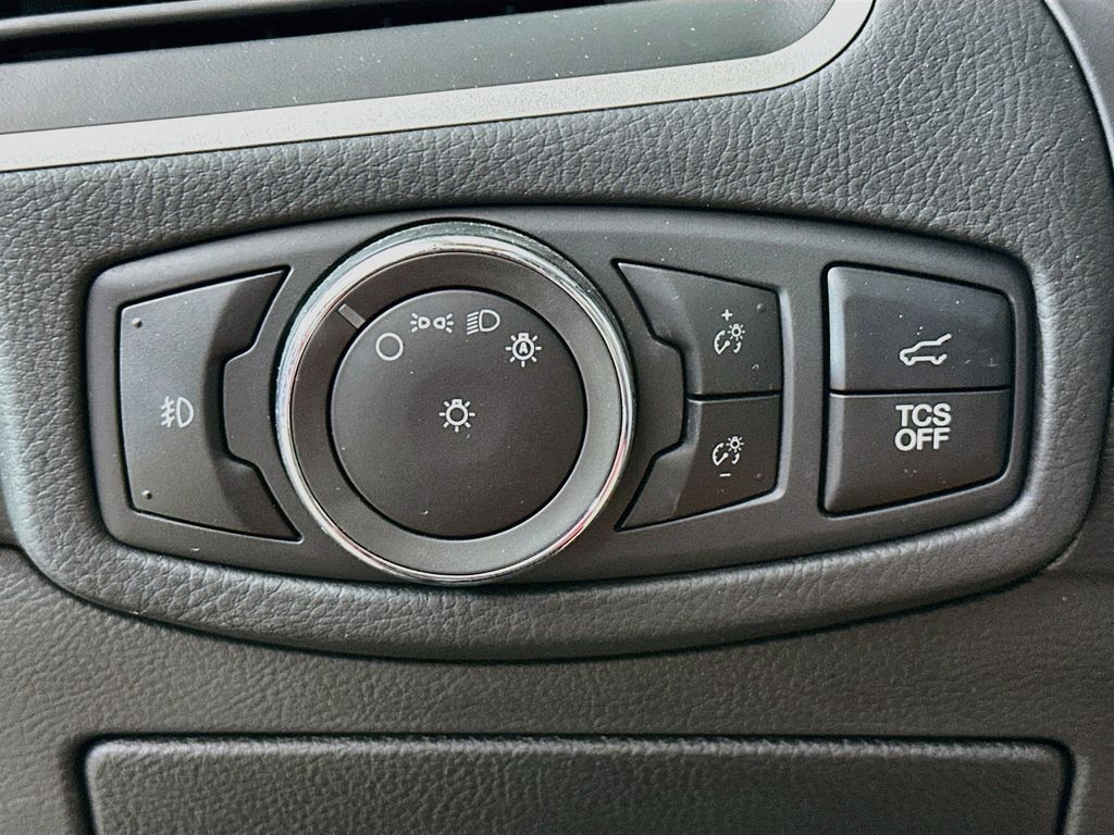 Thumbnail: 2023 Ford Edge - 26