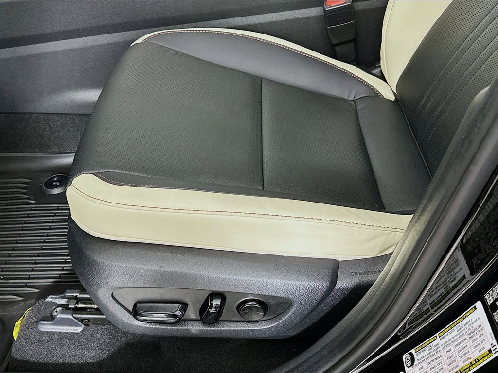 Thumbnail: 2024 Lexus ES - 28