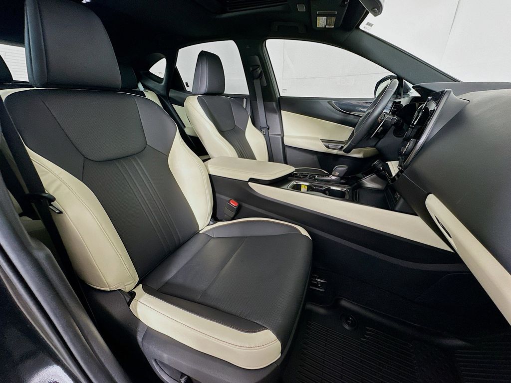 Thumbnail: 2024 Lexus ES - 12