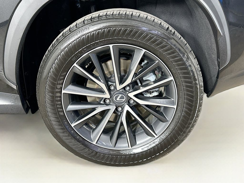 Thumbnail: 2024 Lexus ES - 8