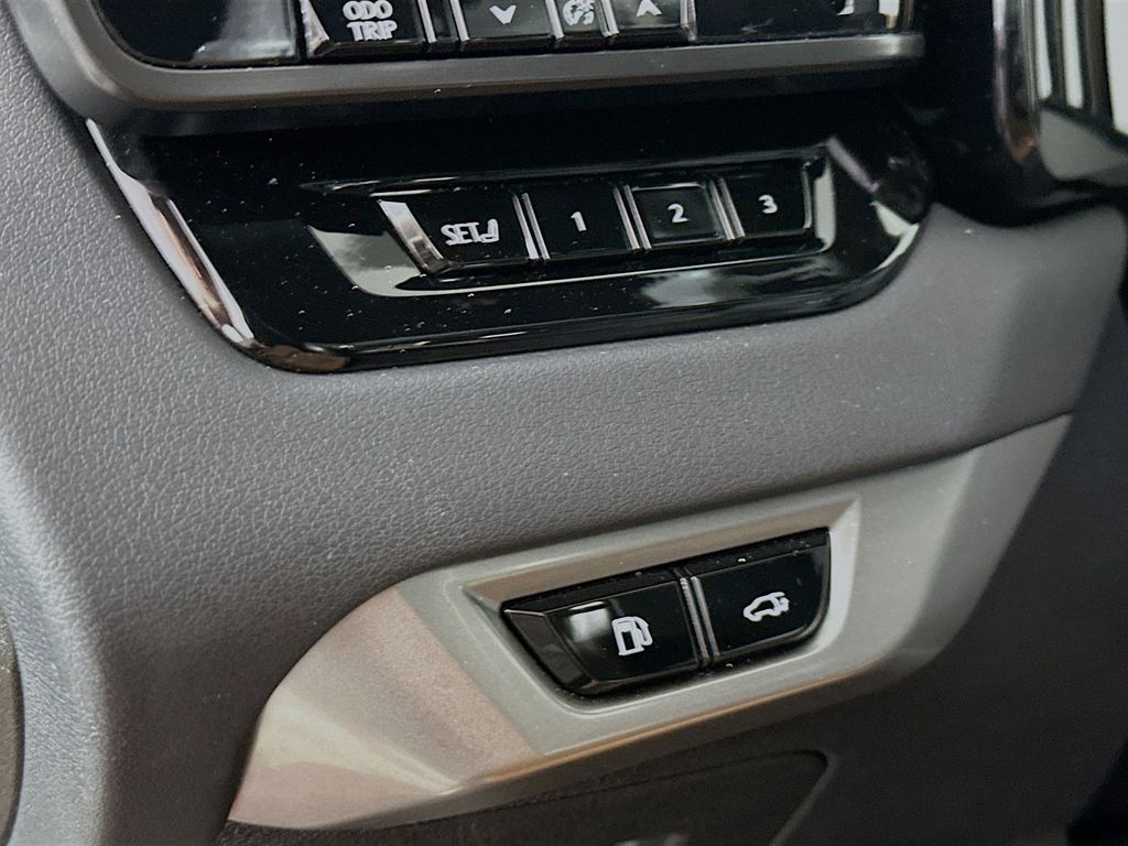 Thumbnail: 2023 Lexus RX - 26