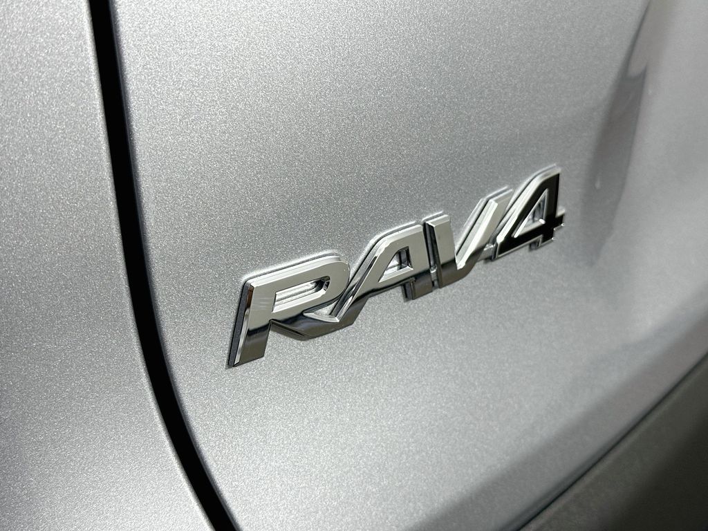 Thumbnail: 2025 Toyota RAV4 - 6