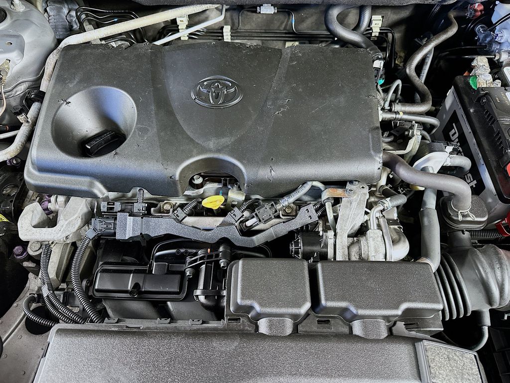 Thumbnail: 2019 Toyota RAV4 - 9