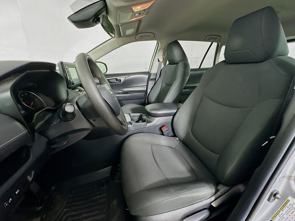 Thumbnail: 2019 Toyota RAV4 - 11