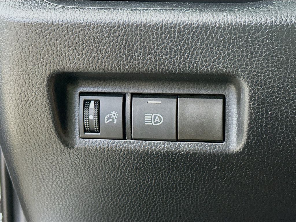 Thumbnail: 2019 Toyota RAV4 - 27