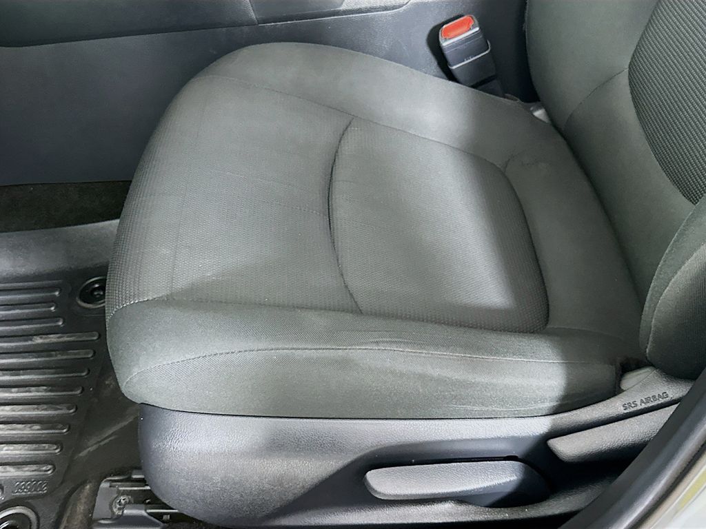 Thumbnail: 2019 Toyota RAV4 - 30