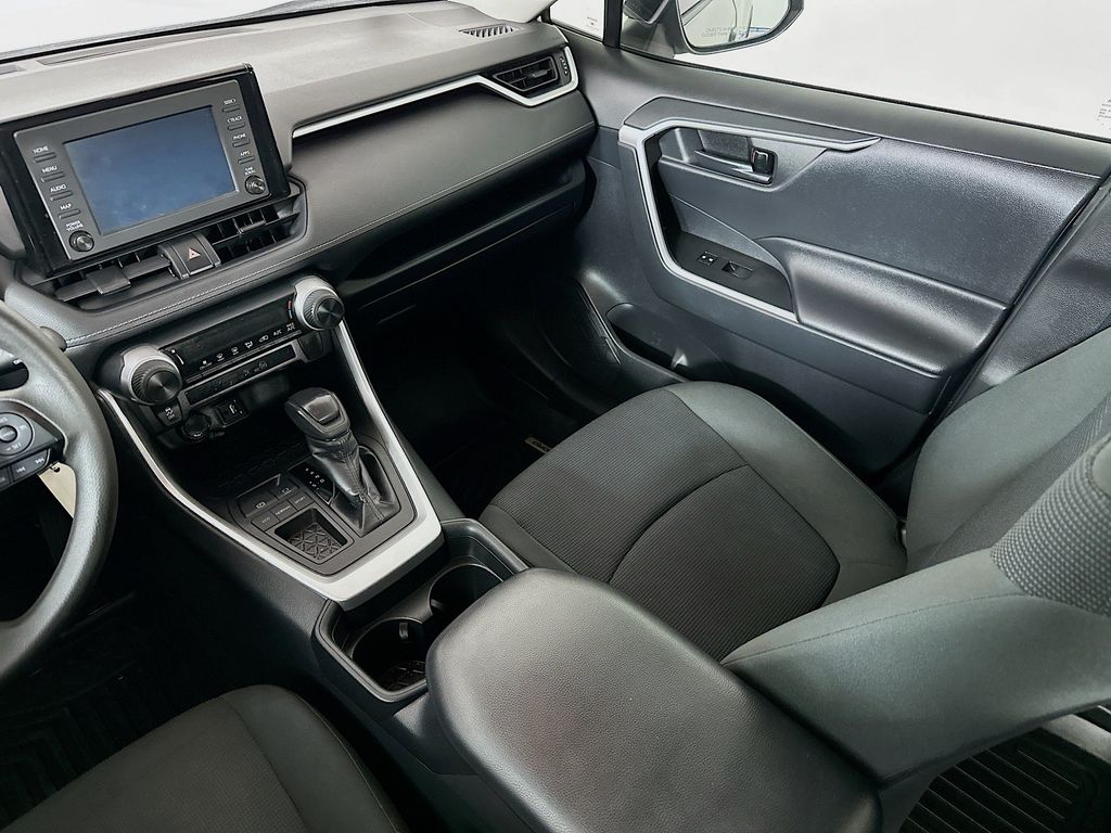 Thumbnail: 2019 Toyota RAV4 - 14