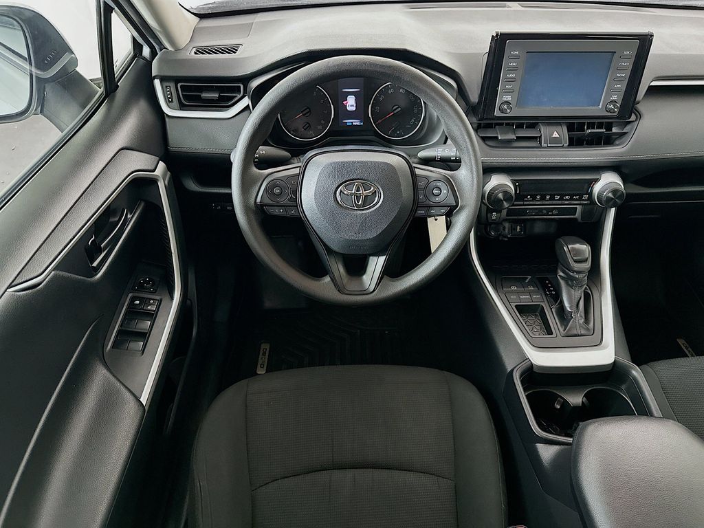 Thumbnail: 2019 Toyota RAV4 - 10