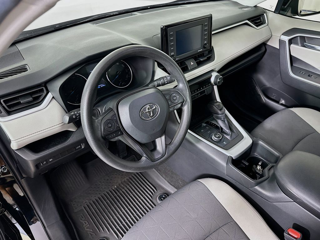 Thumbnail: 2022 Toyota RAV4 - 2