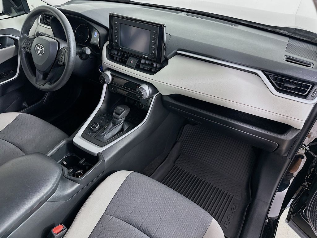 Thumbnail: 2022 Toyota RAV4 - 33