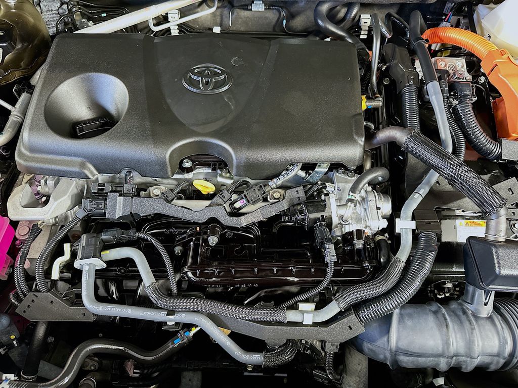 Thumbnail: 2022 Toyota RAV4 - 8