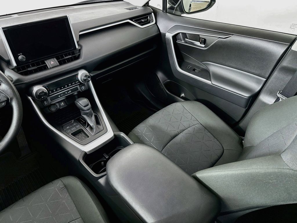 Thumbnail: 2025 Toyota RAV4 - 14